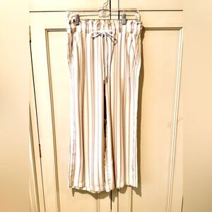 LOFT Wide Leg Pants. NWT. Lightweight with tie at front. Size Small Petite.
